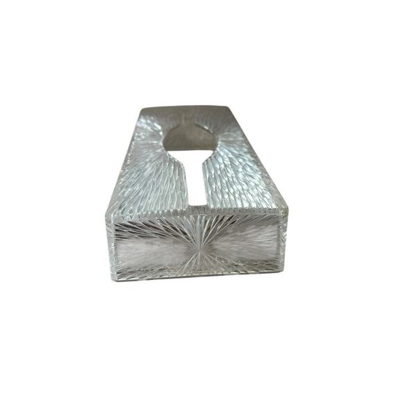 Vintage Celebrity lucite tissue holder - Picture 3 of 9